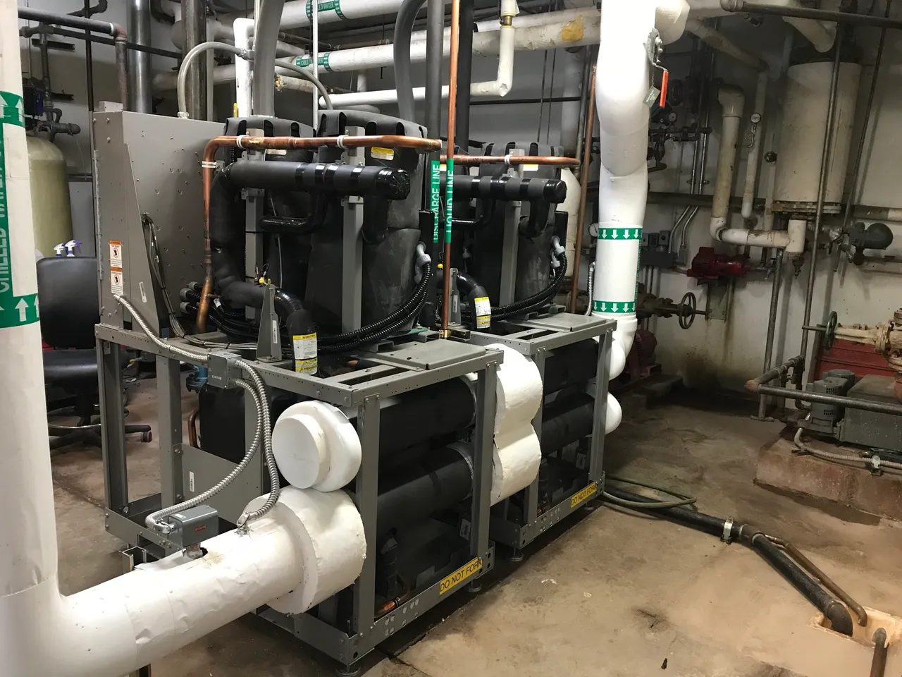 Installing 2 Carrier modular chillers at a hospital